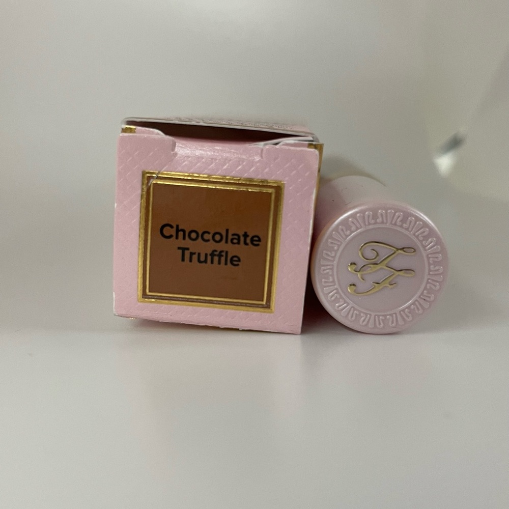 Too Faced Born This Way Ethereal Light Illuminating Concealer-Chocolate Truffle